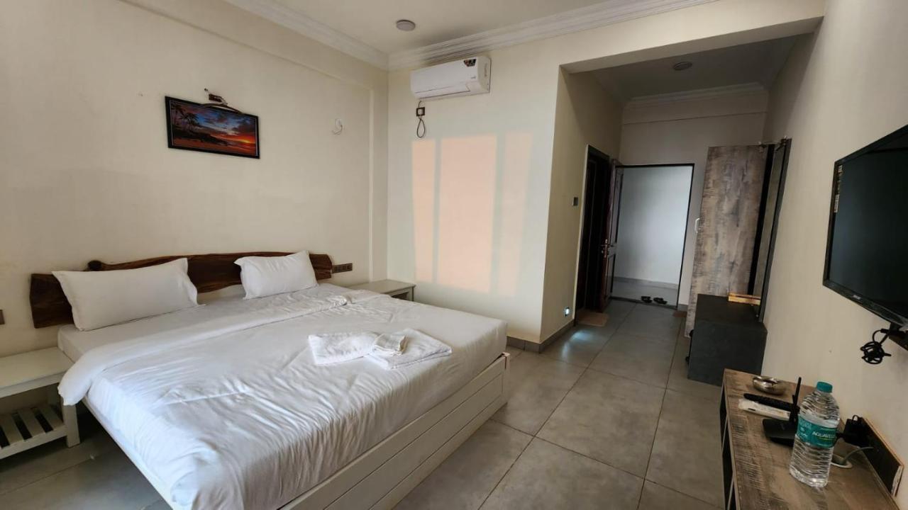 Coastal Bay Beach Resort Harnai Eksteriør bilde