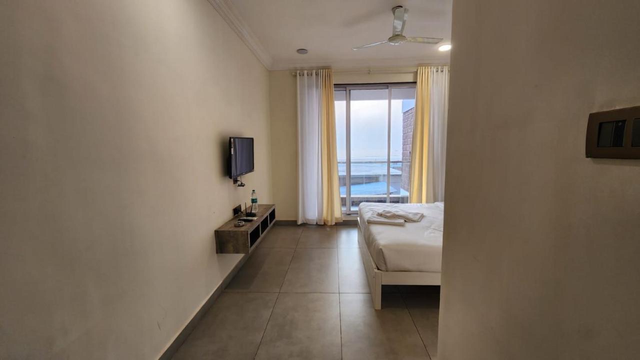 Coastal Bay Beach Resort Harnai Eksteriør bilde