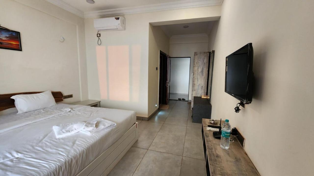 Coastal Bay Beach Resort Harnai Eksteriør bilde