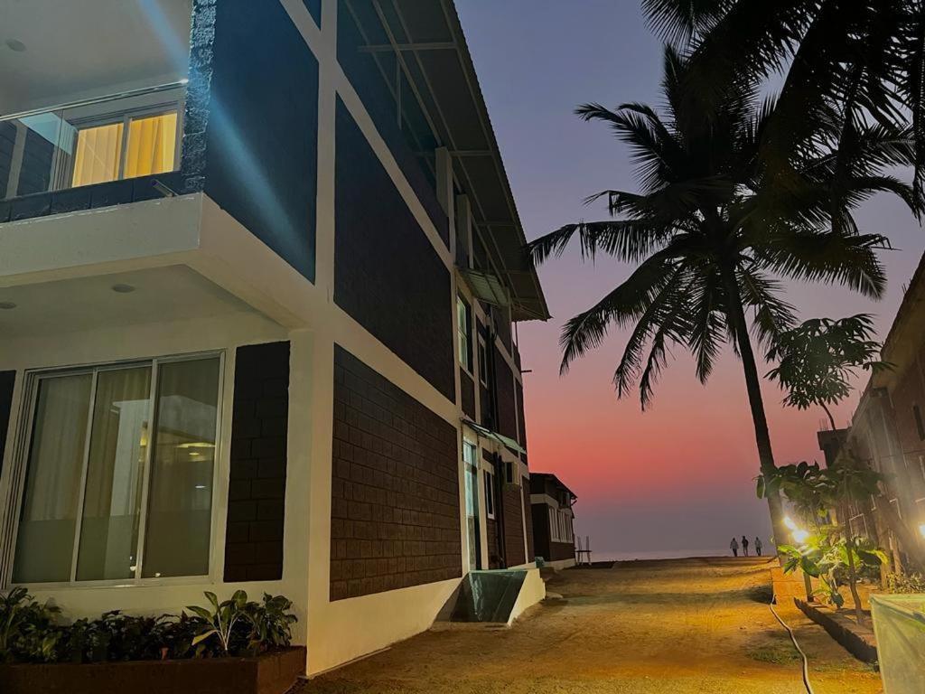 Coastal Bay Beach Resort Harnai Eksteriør bilde